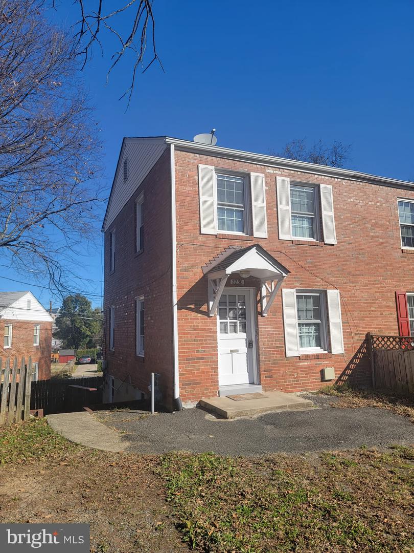 2230 Huntington AVENUE