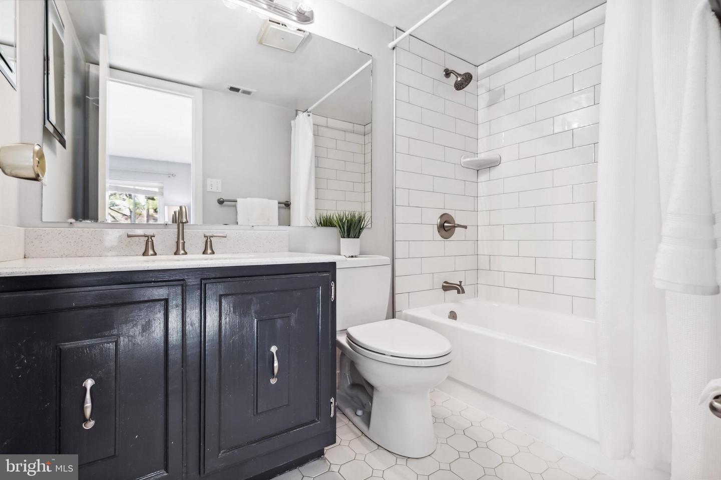 10220 Bushman DRIVE Unit: 8212