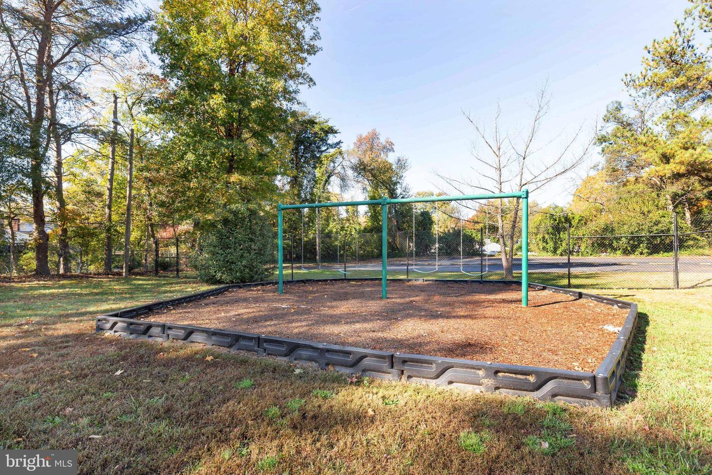 8425 Sulky COURT