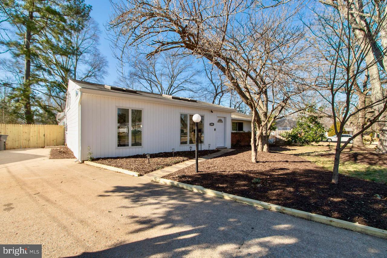 8006 Russell ROAD