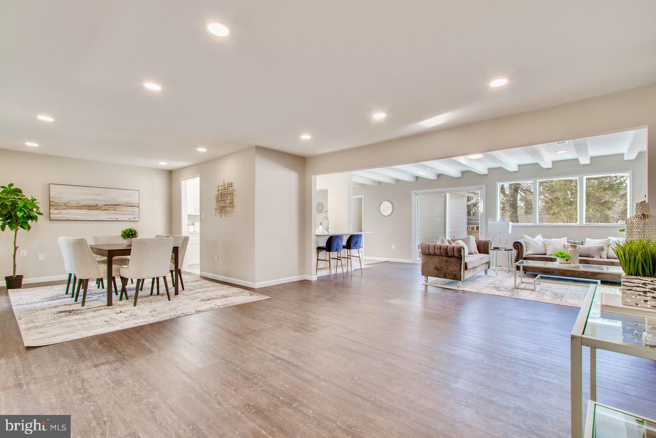 8006 Russell ROAD