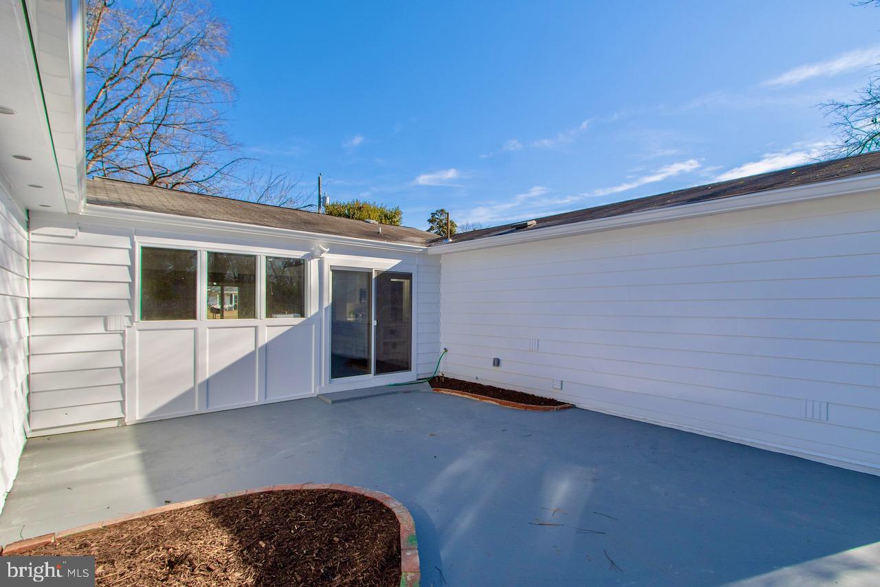 8006 Russell ROAD
