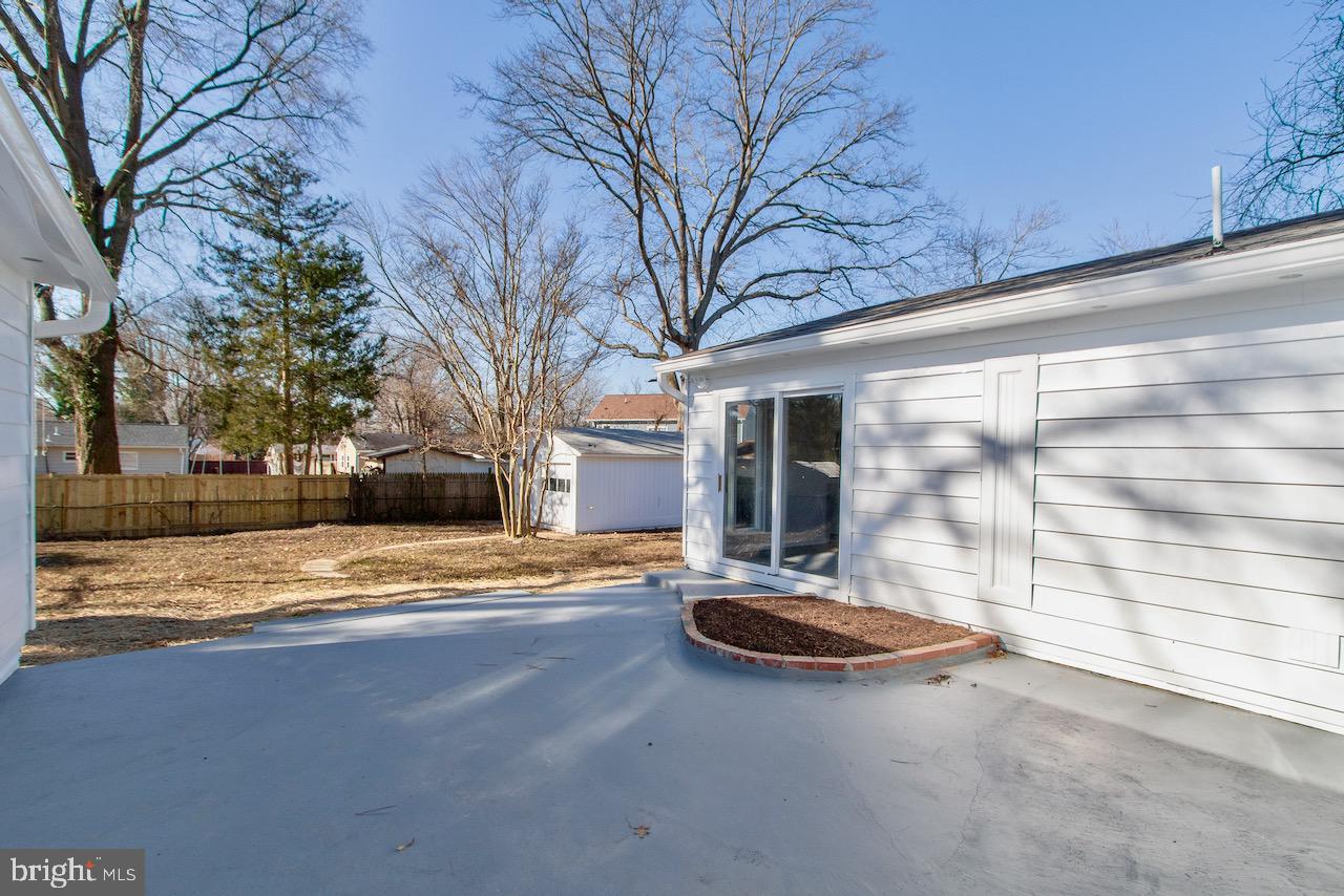 8006 Russell ROAD