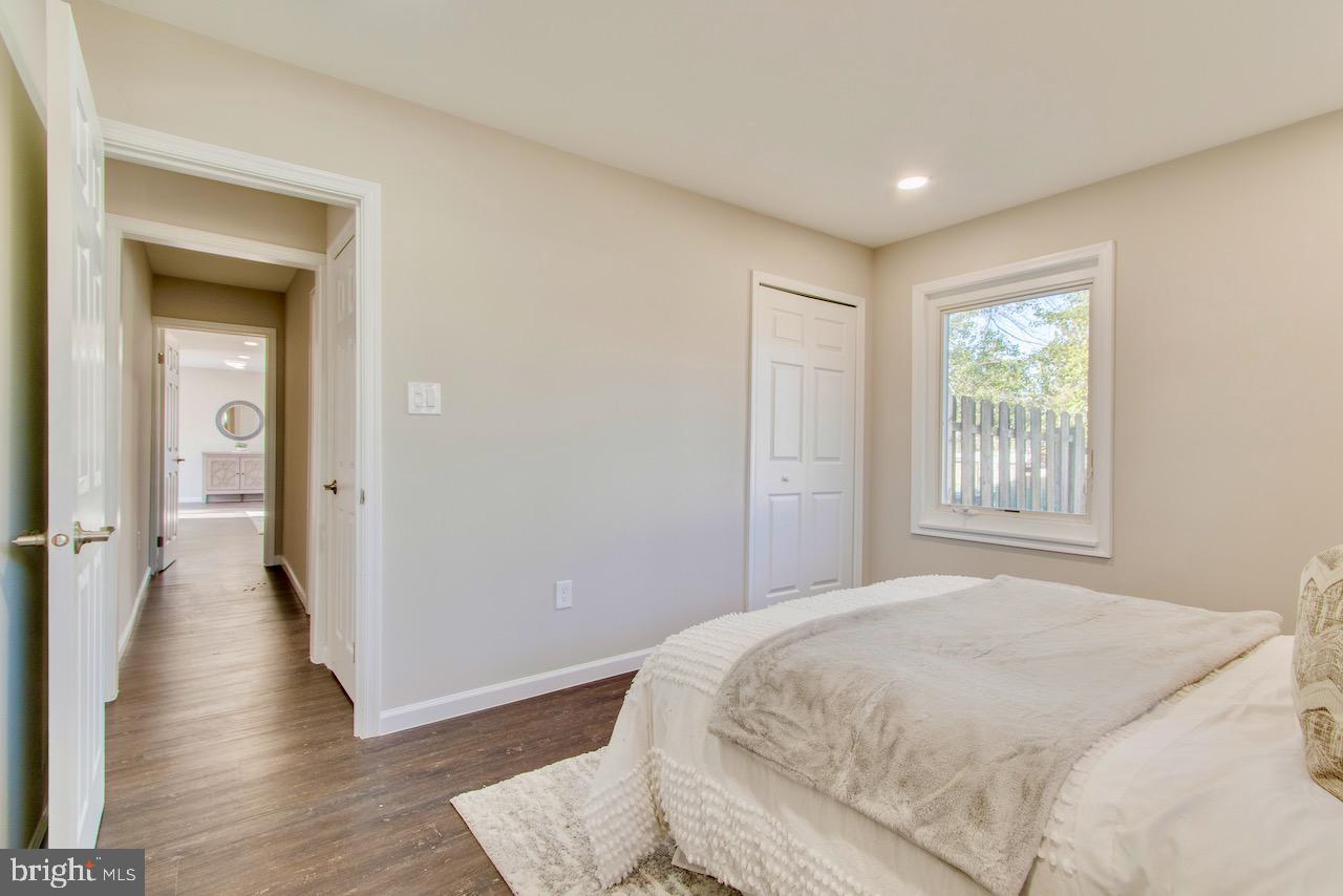 8006 Russell ROAD