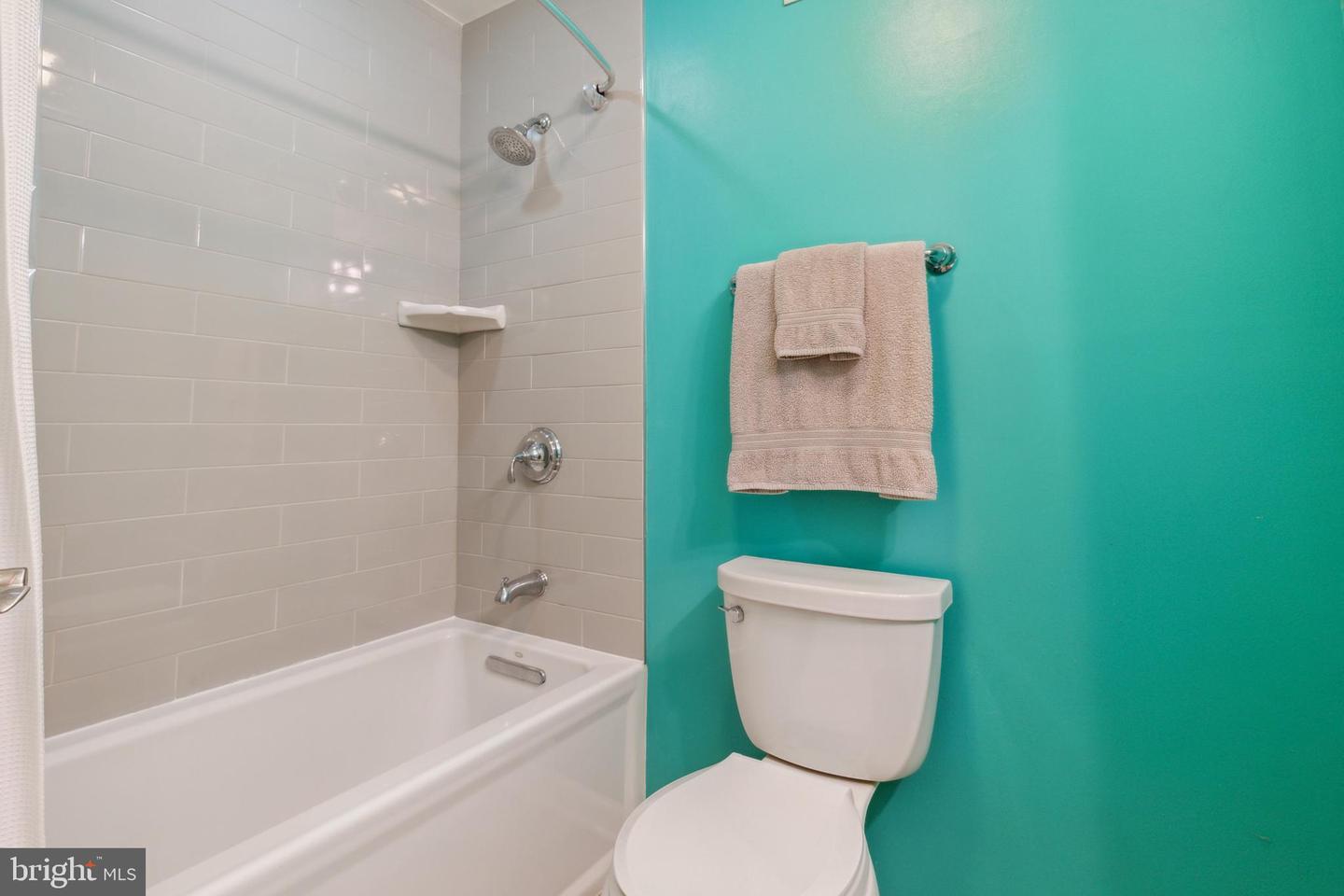9501 Yawl COURT
