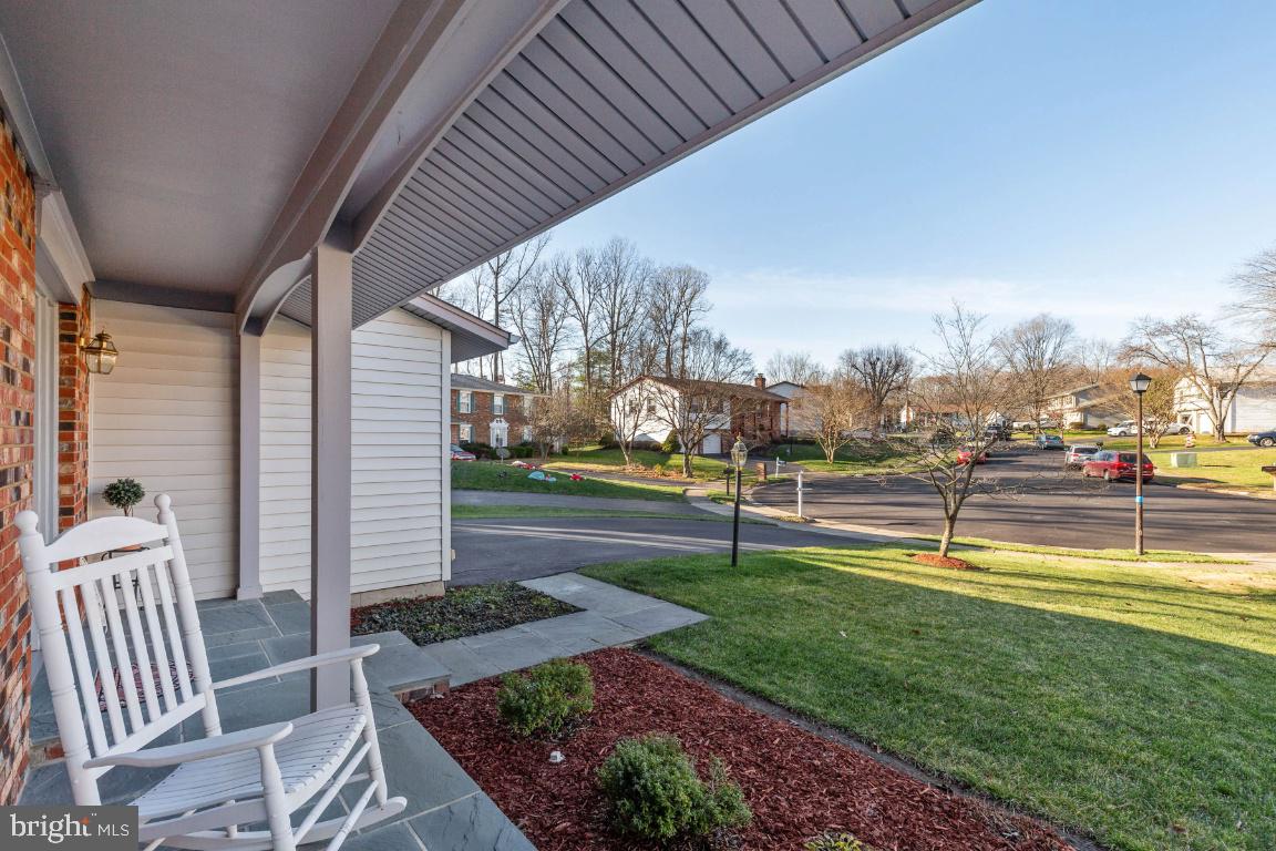 9501 Yawl COURT