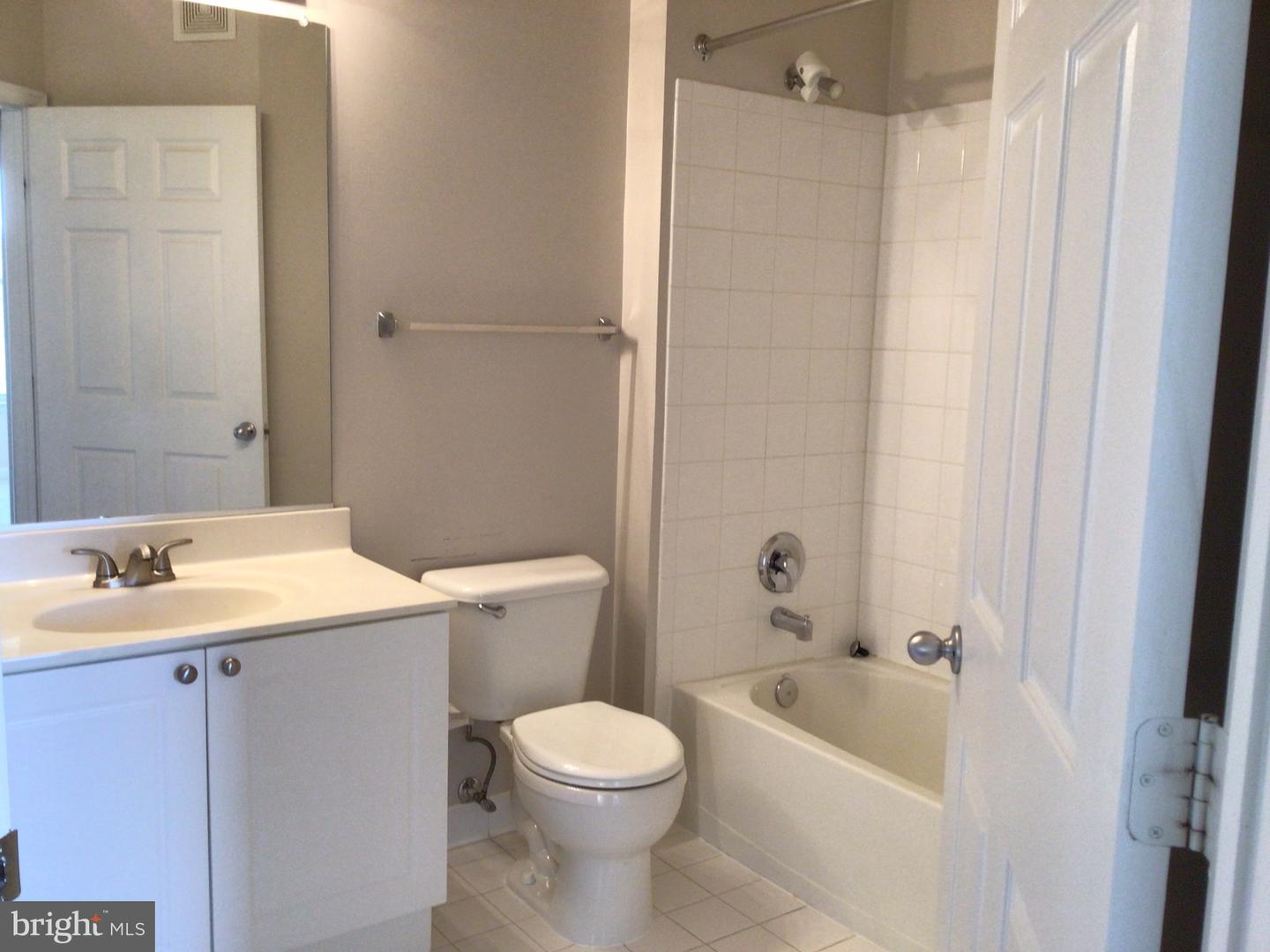 9480 Virginia Center BOULEVARD Unit: 440