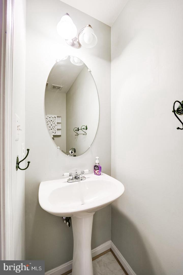 2337 Huntington Station COURT