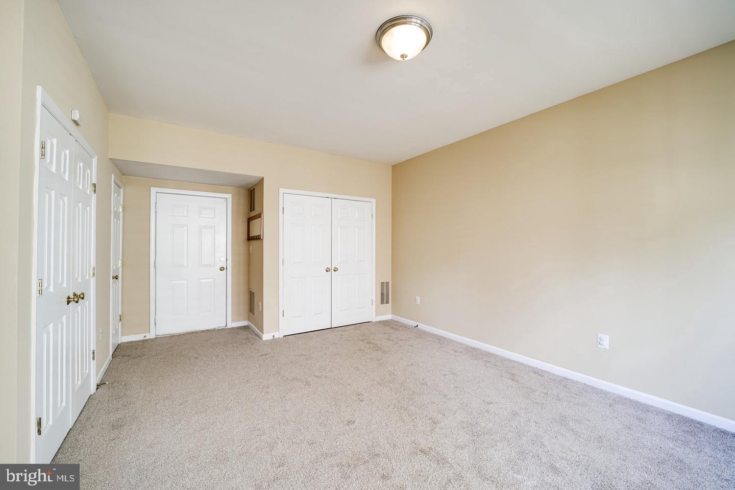 2337 Huntington Station COURT