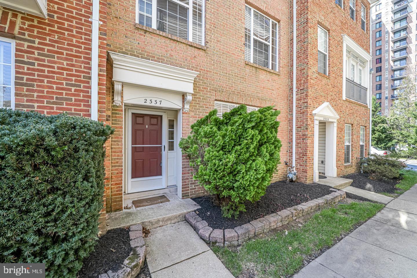 2337 Huntington Station COURT