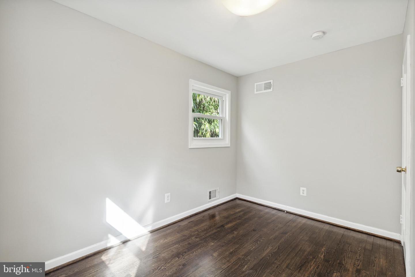 3018 Graham ROAD