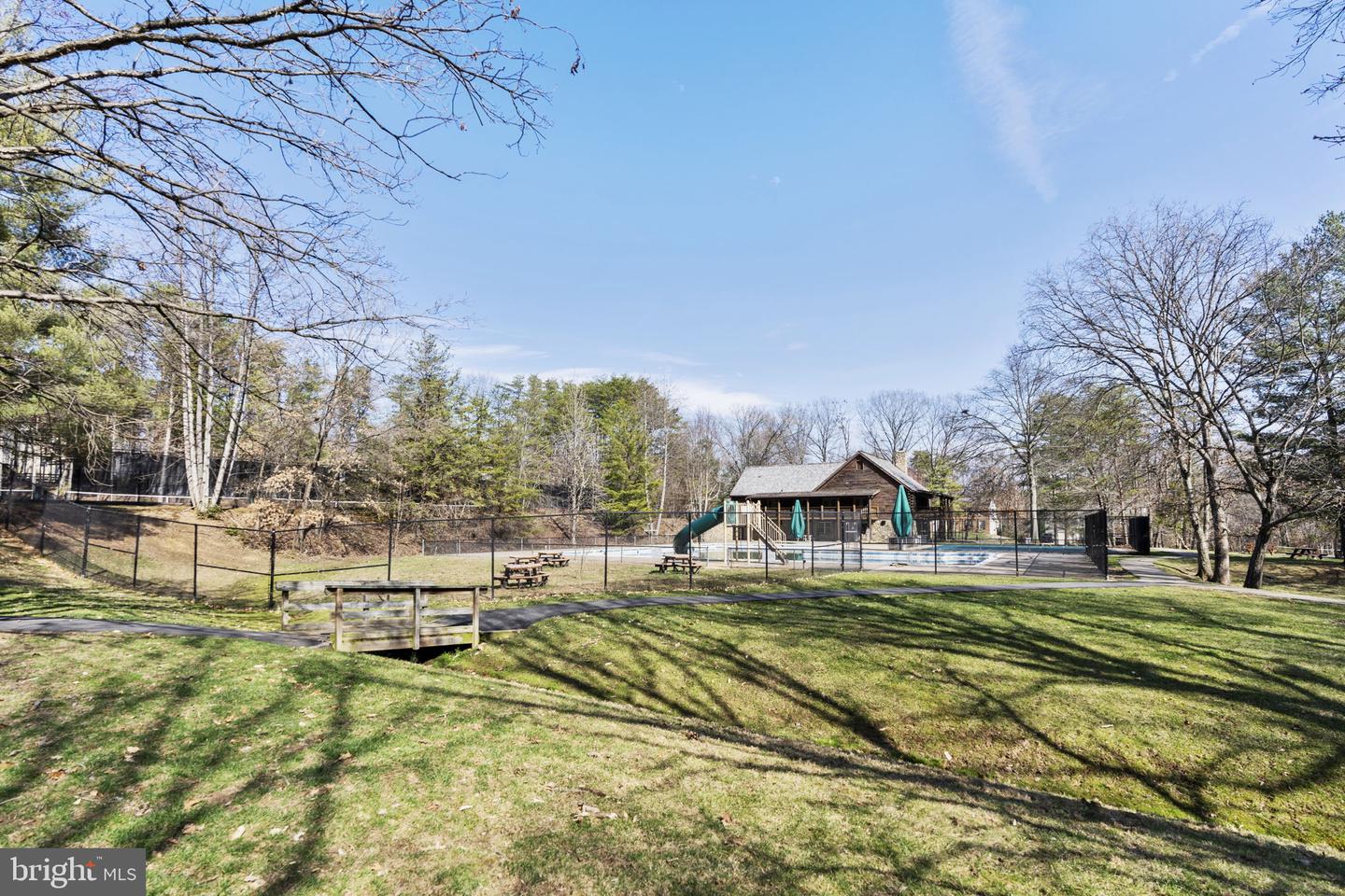 5905 Hollow Oak COURT