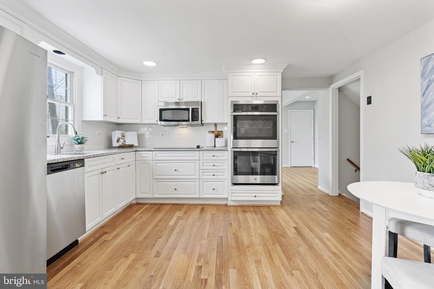 5905 Hollow Oak COURT