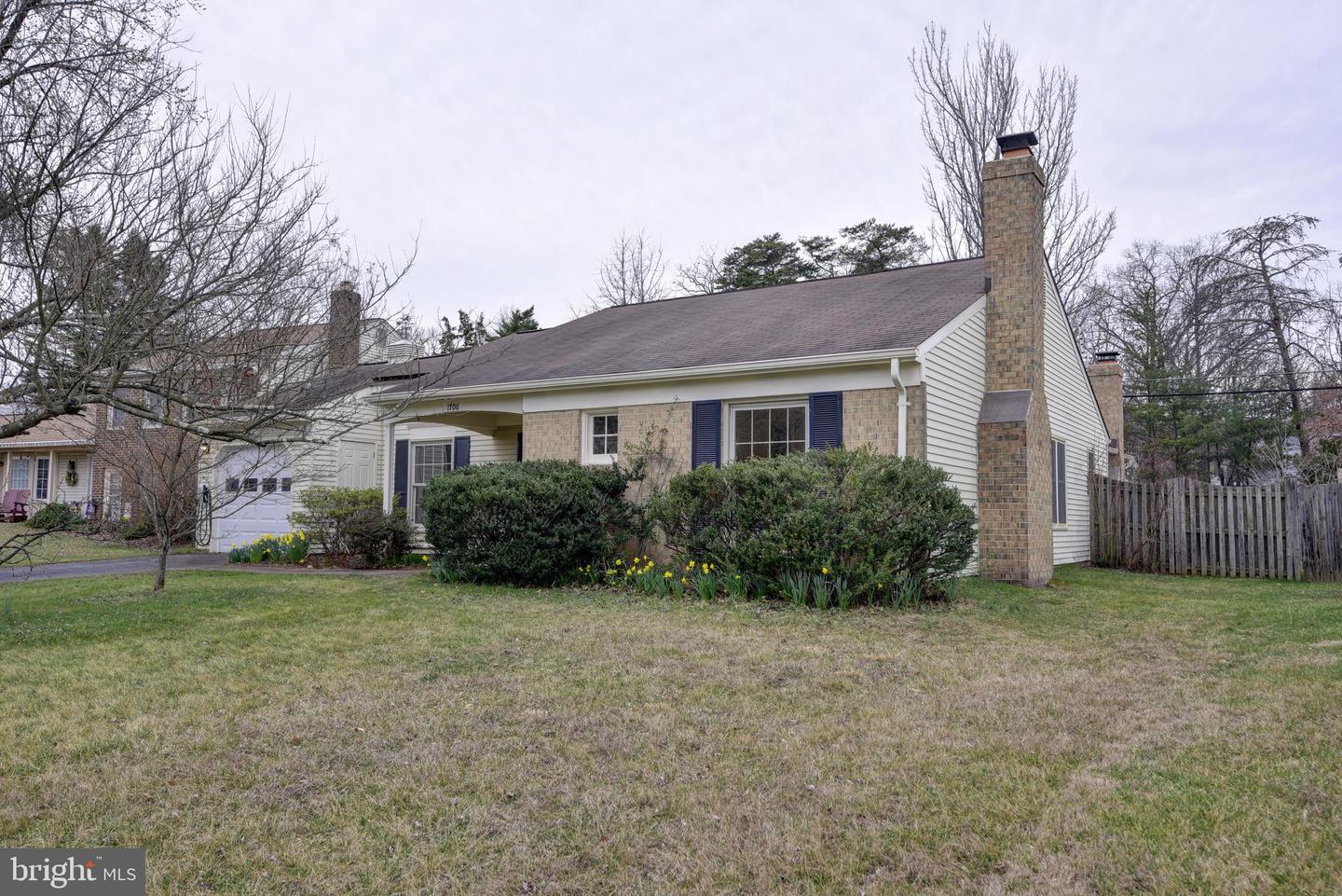 1706 Fantasia CIRCLE