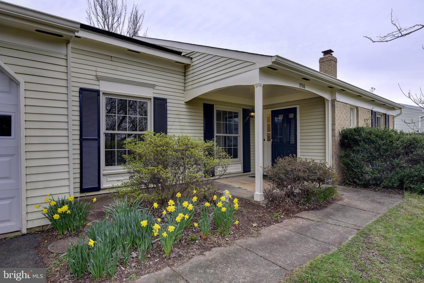 1706 Fantasia CIRCLE