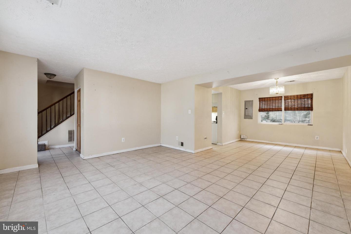 2227 Sanibel DRIVE