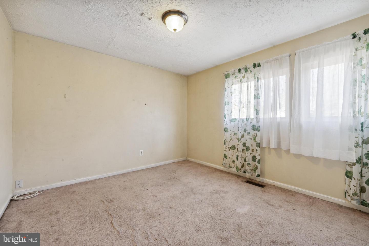 2227 Sanibel DRIVE