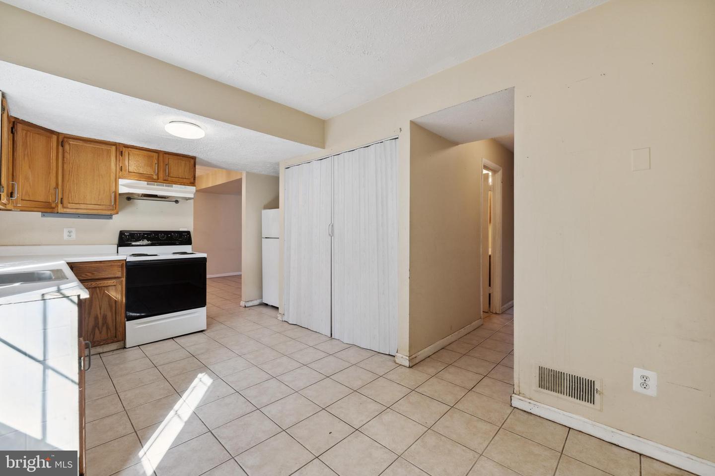 2227 Sanibel DRIVE