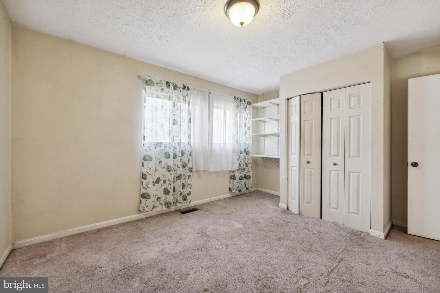 2227 Sanibel DRIVE