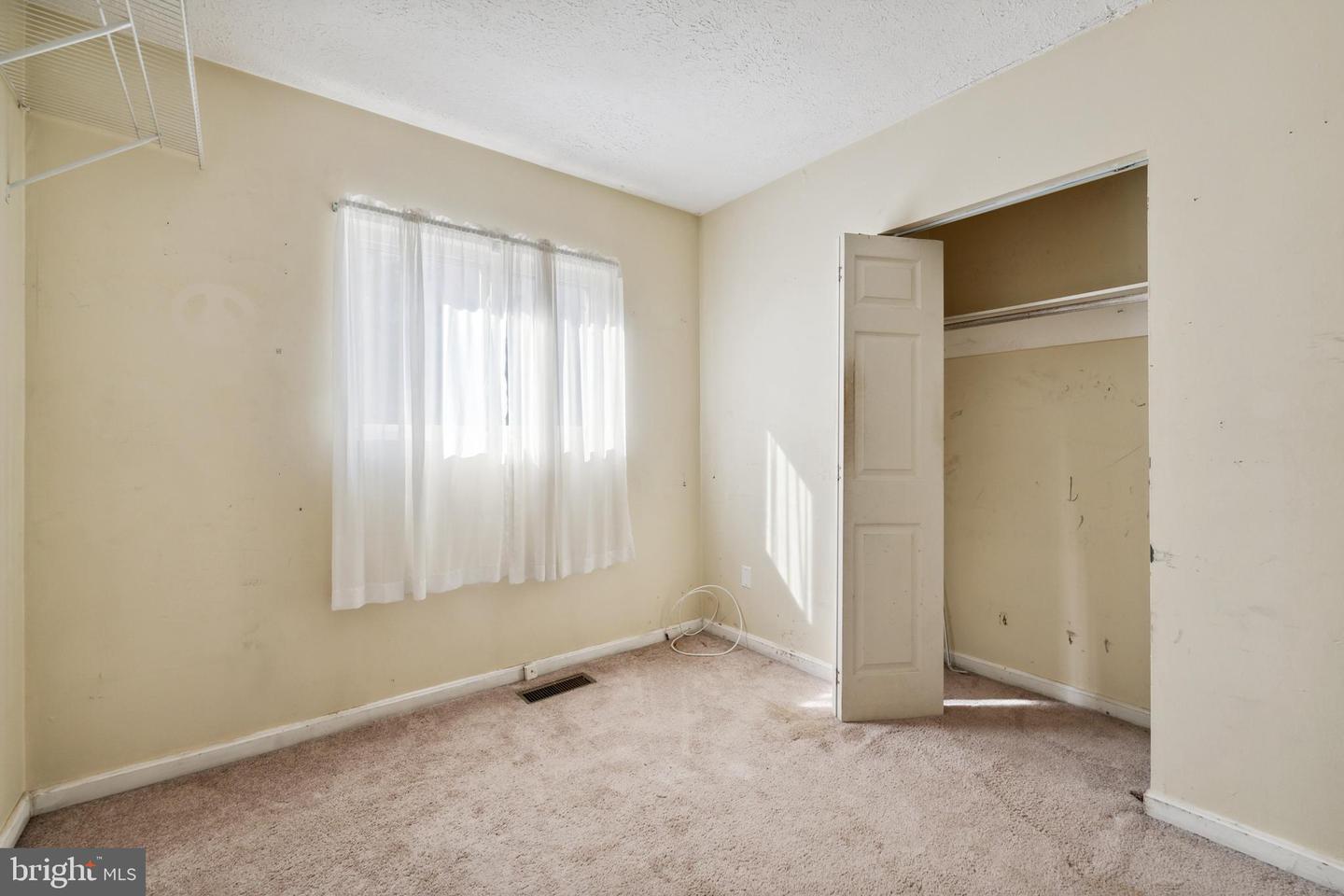 2227 Sanibel DRIVE