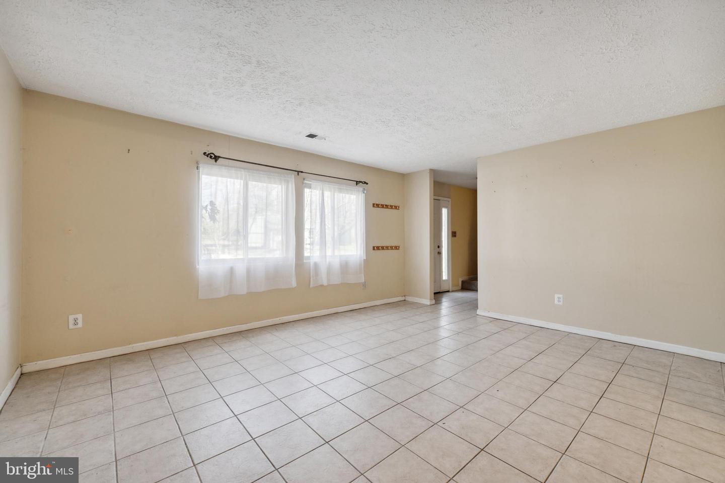 2227 Sanibel DRIVE