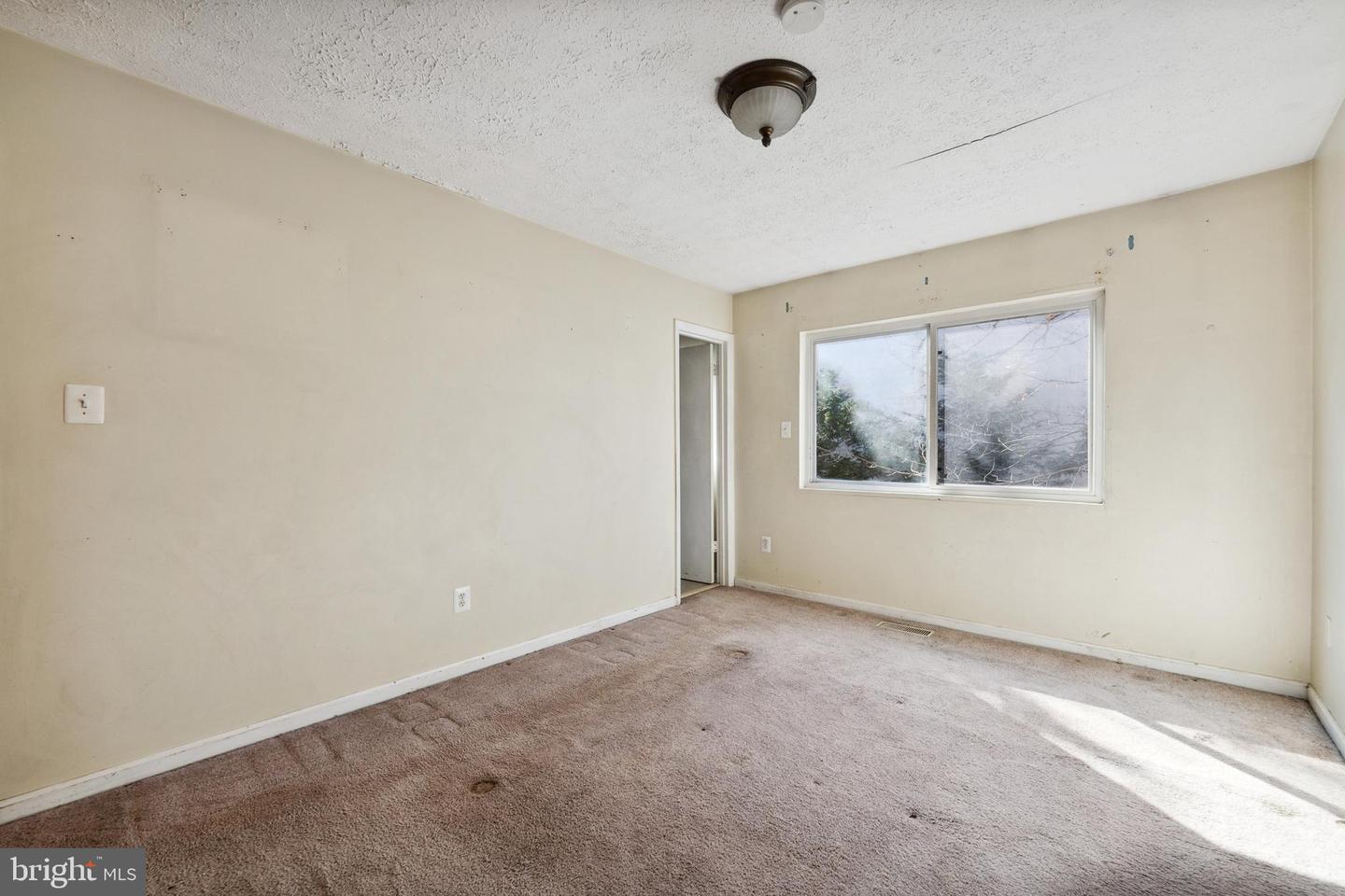 2227 Sanibel DRIVE