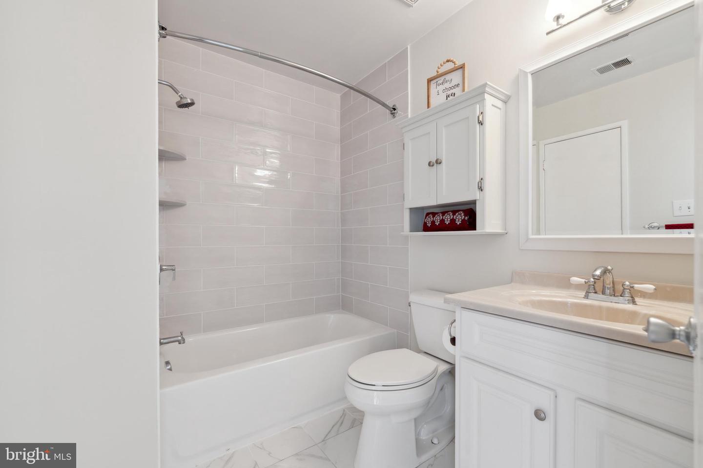 7822 Harrowgate CIRCLE Unit: D
