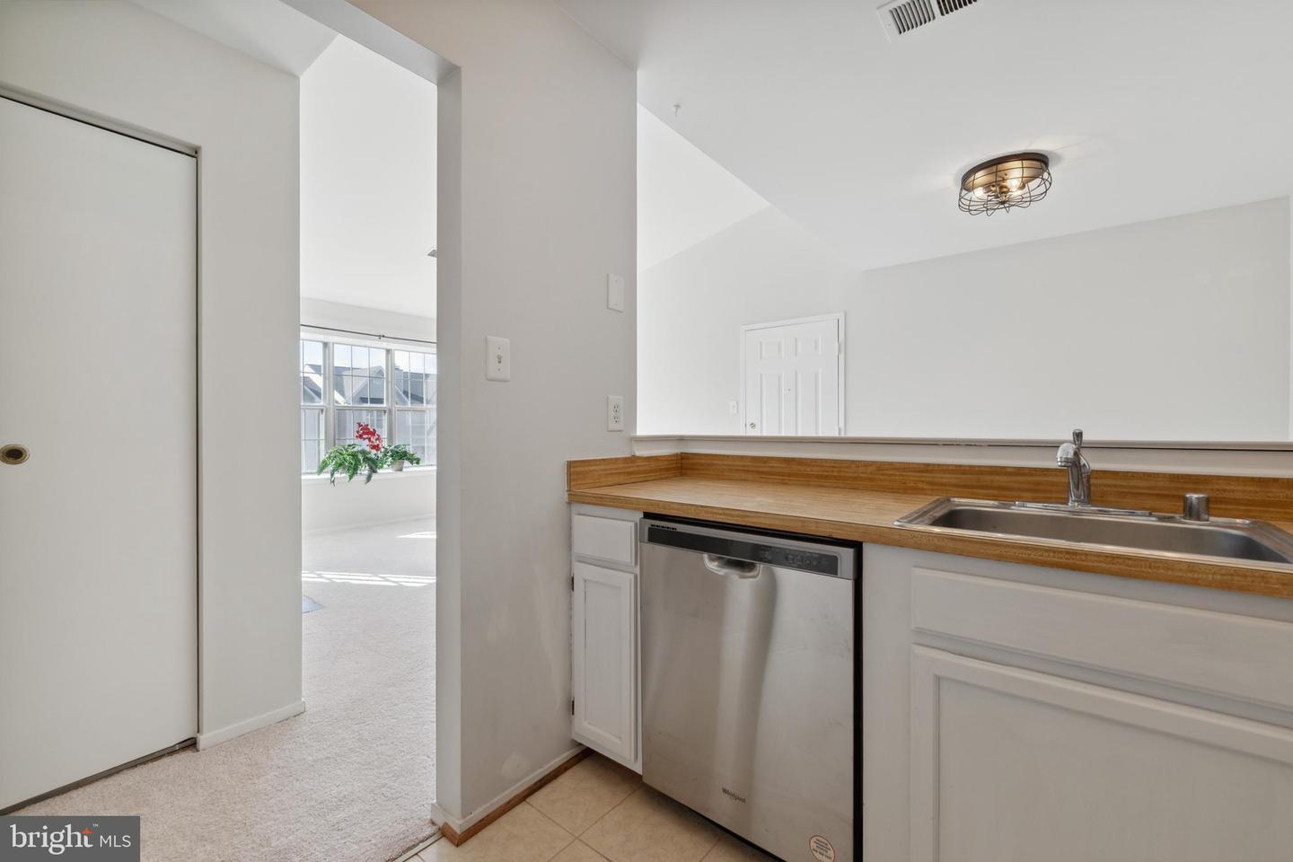 7822 Harrowgate CIRCLE Unit: D