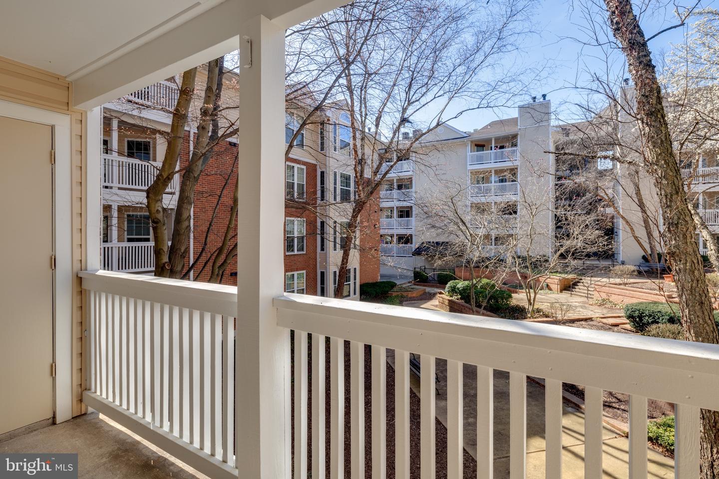 1524 Lincoln WAY Unit: 200