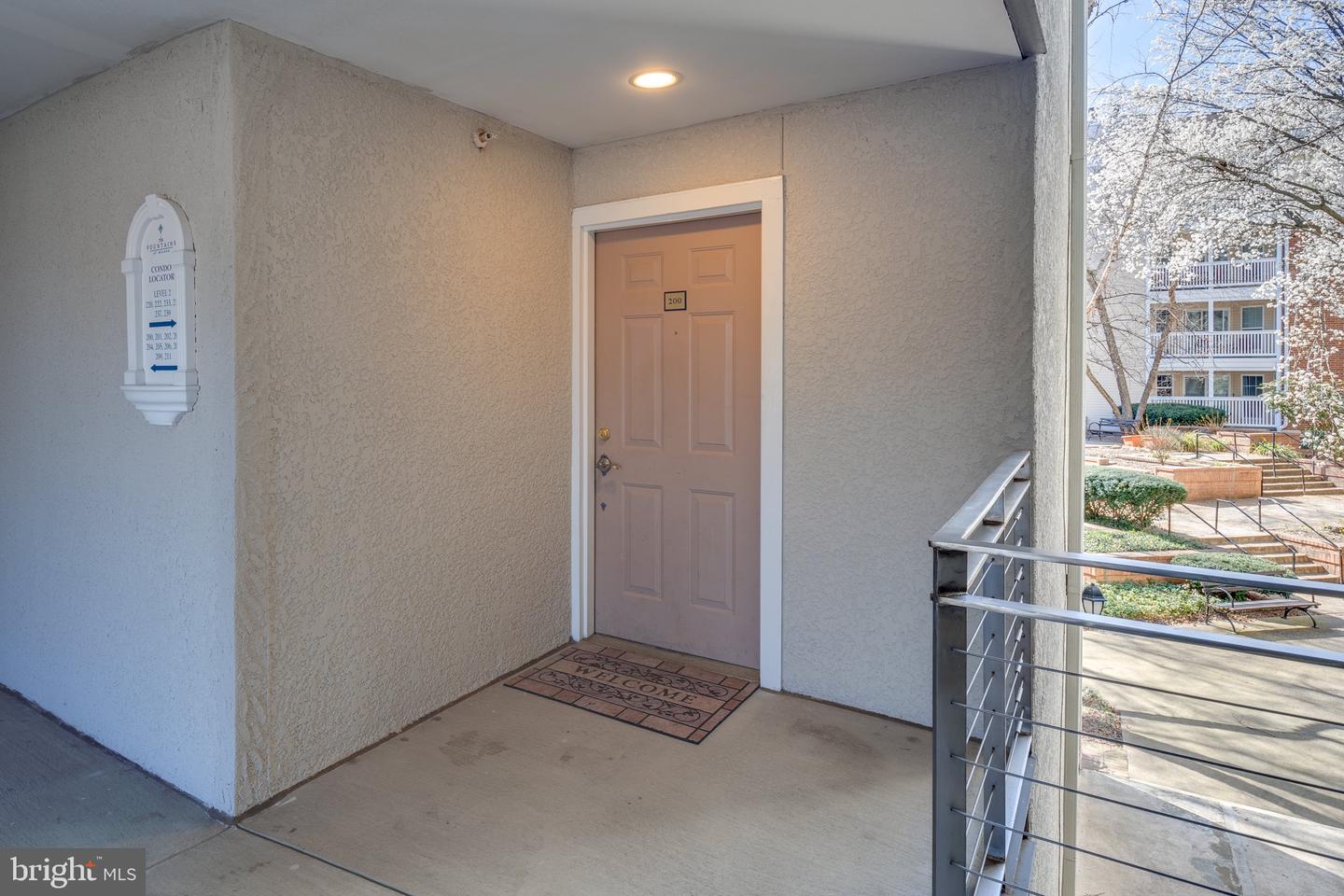 1524 Lincoln WAY Unit: 200