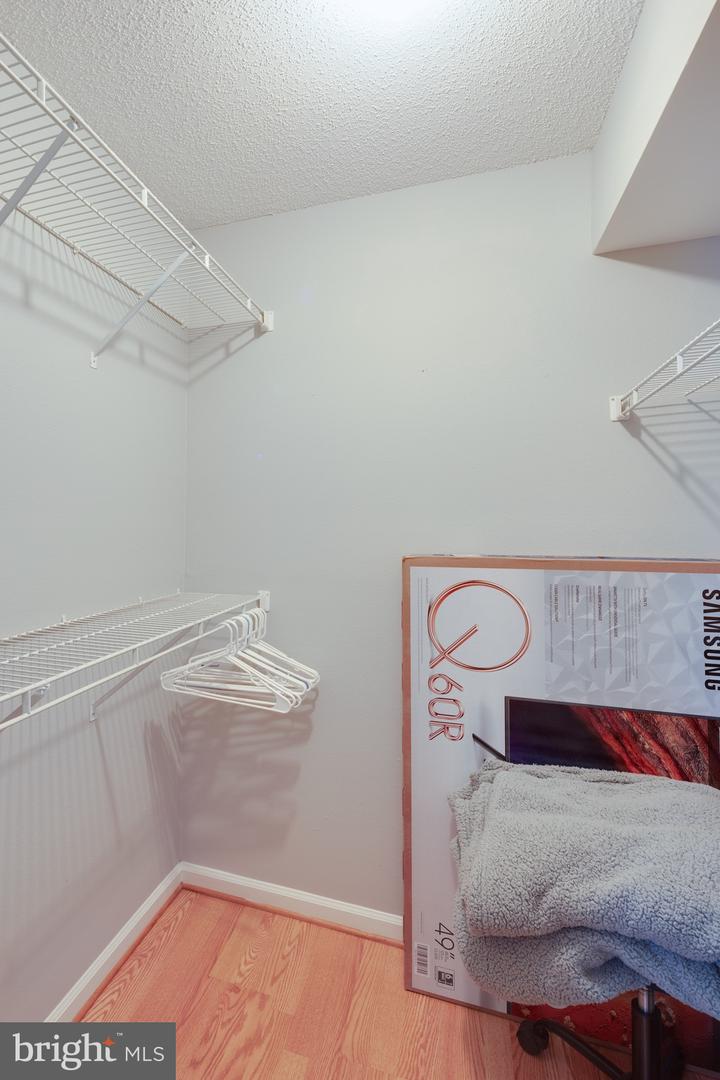 1524 Lincoln WAY Unit: 200
