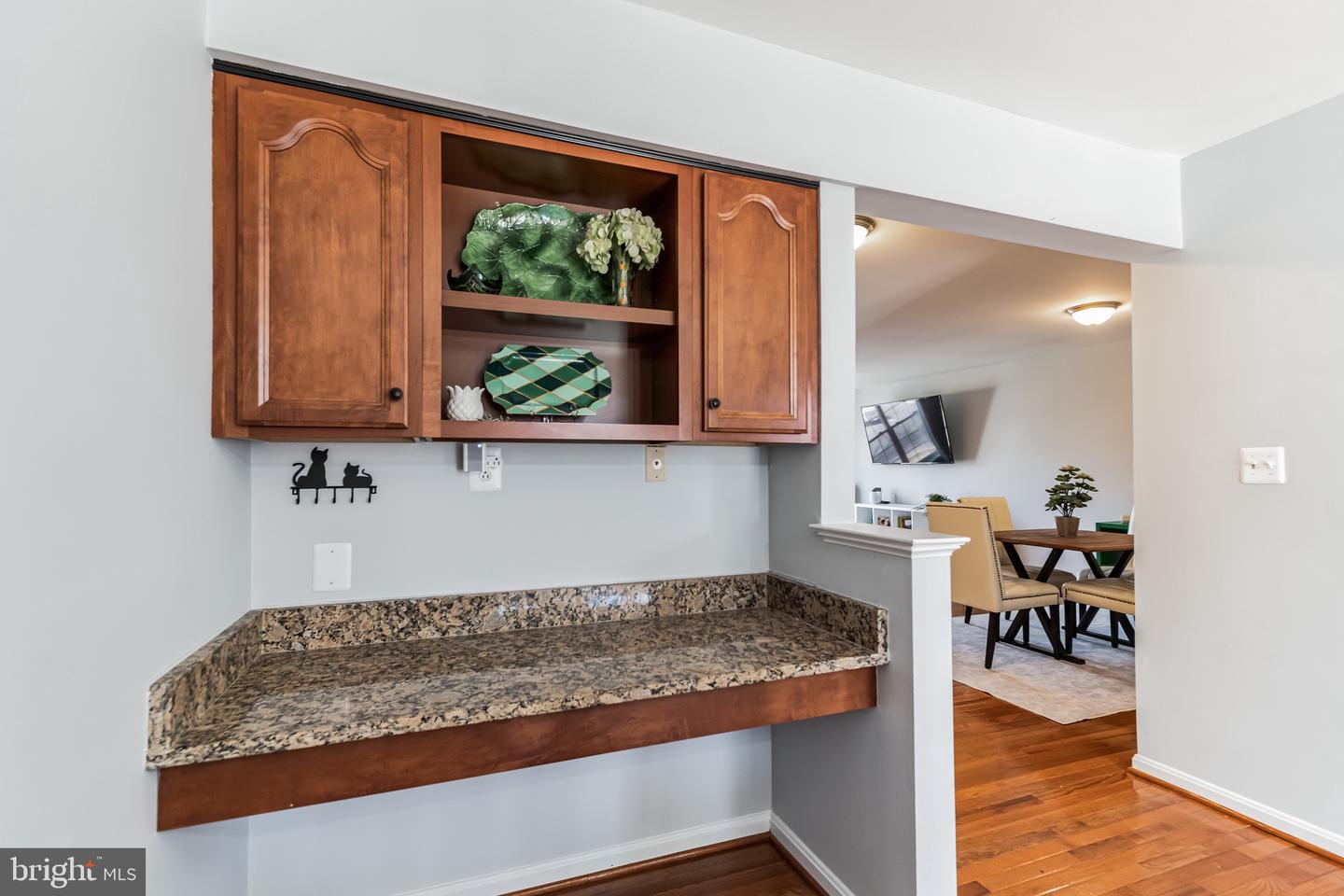 6605 Kelsey Point CIRCLE