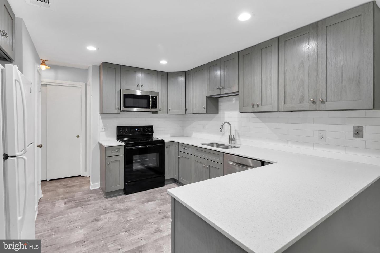 2235 Cedar Cove COURT