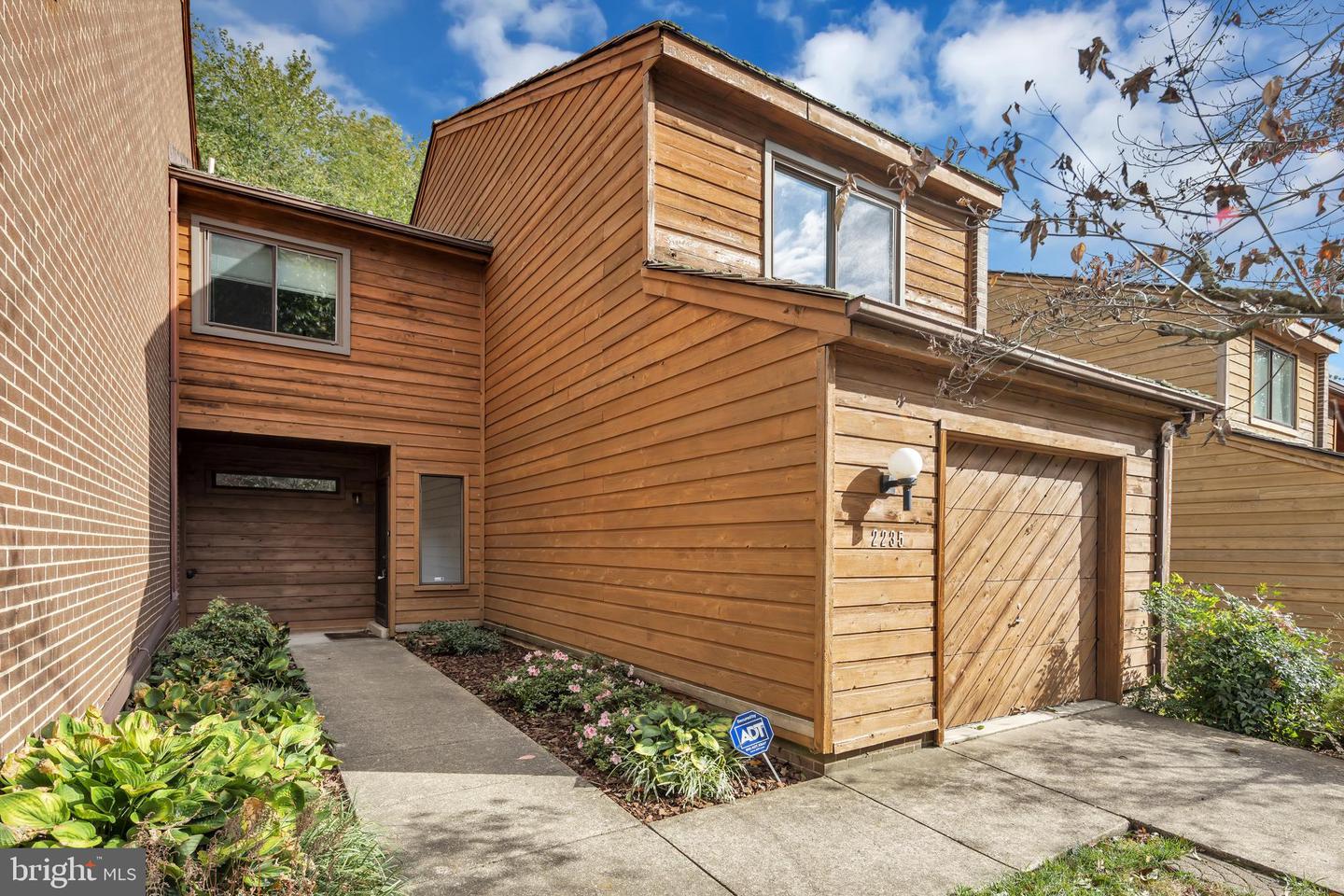2235 Cedar Cove COURT