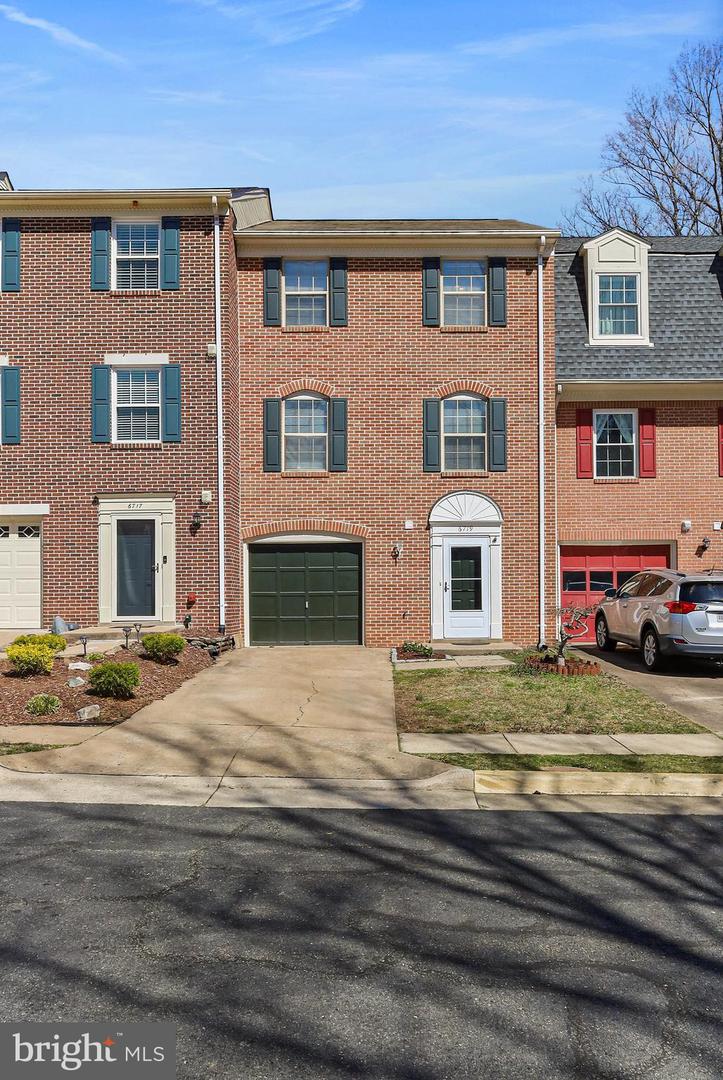 6719 Sunset Woods COURT