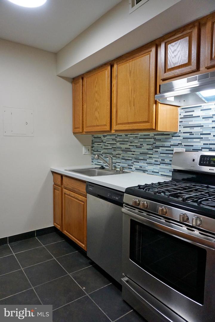 11604 Vantage Hill ROAD Unit: 2A