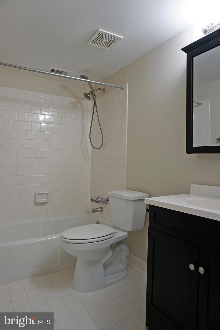 11604 Vantage Hill ROAD Unit: 2A