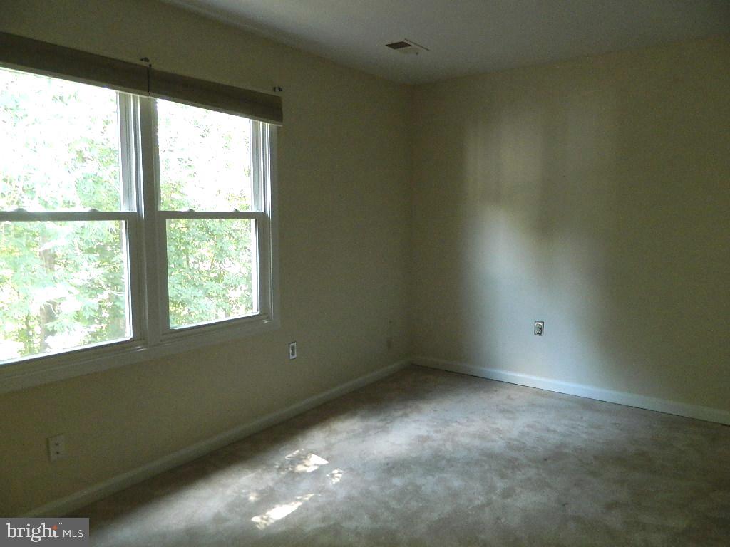 9039 Giltinan COURT