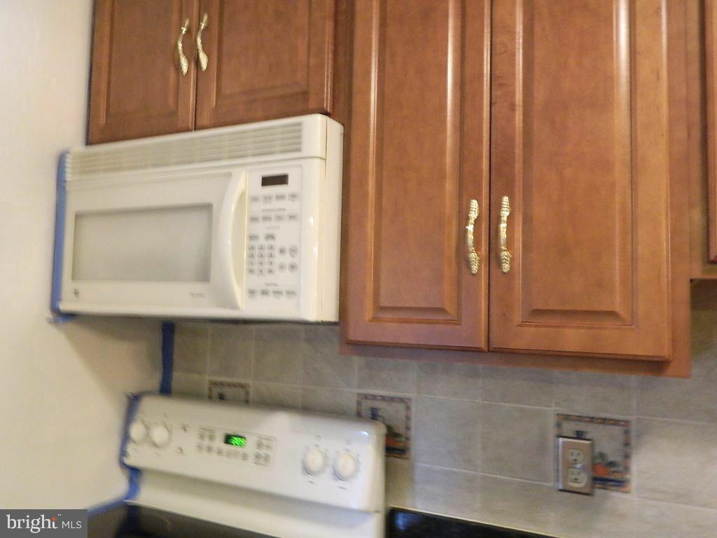 9039 Giltinan COURT