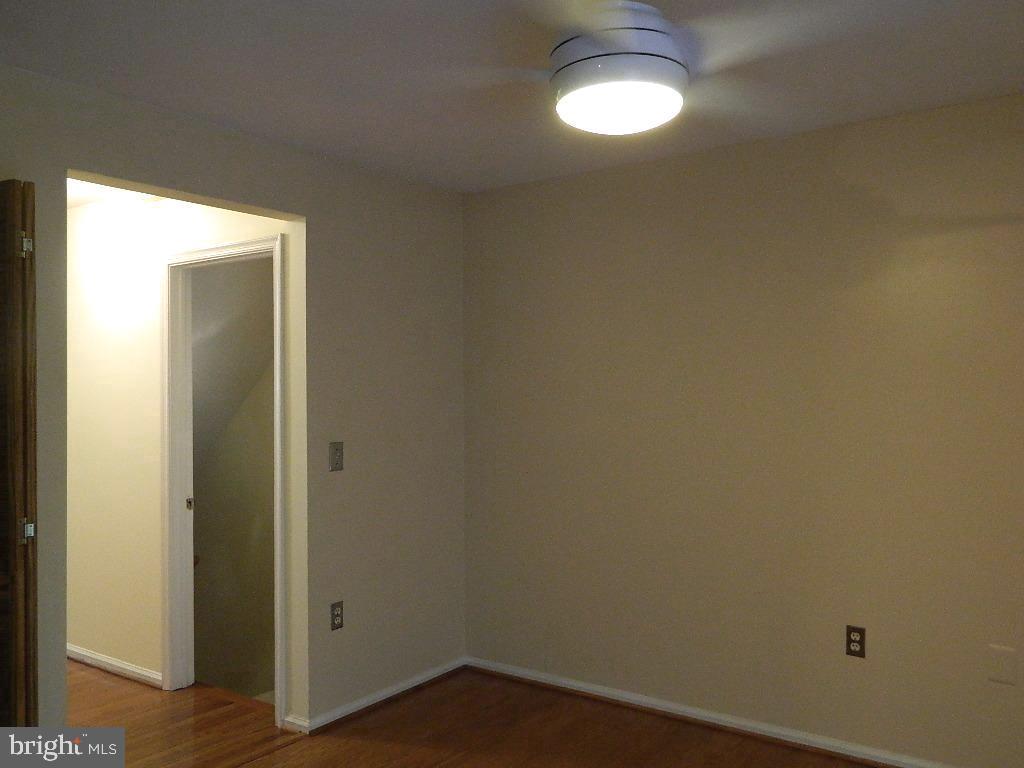 9039 Giltinan COURT