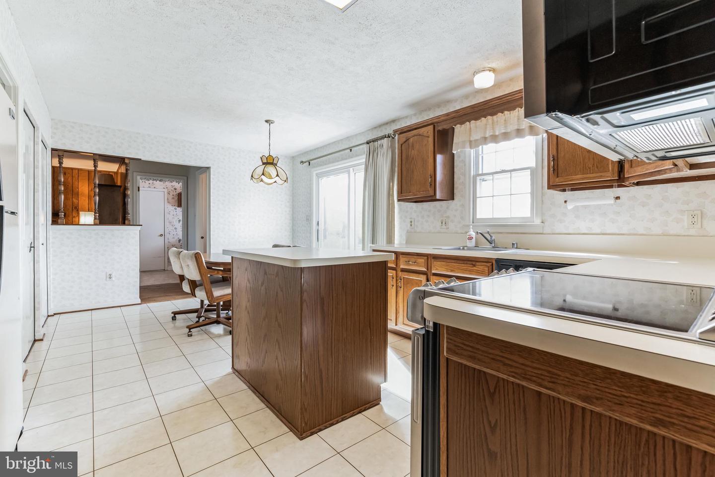 7846 Attleboro DRIVE