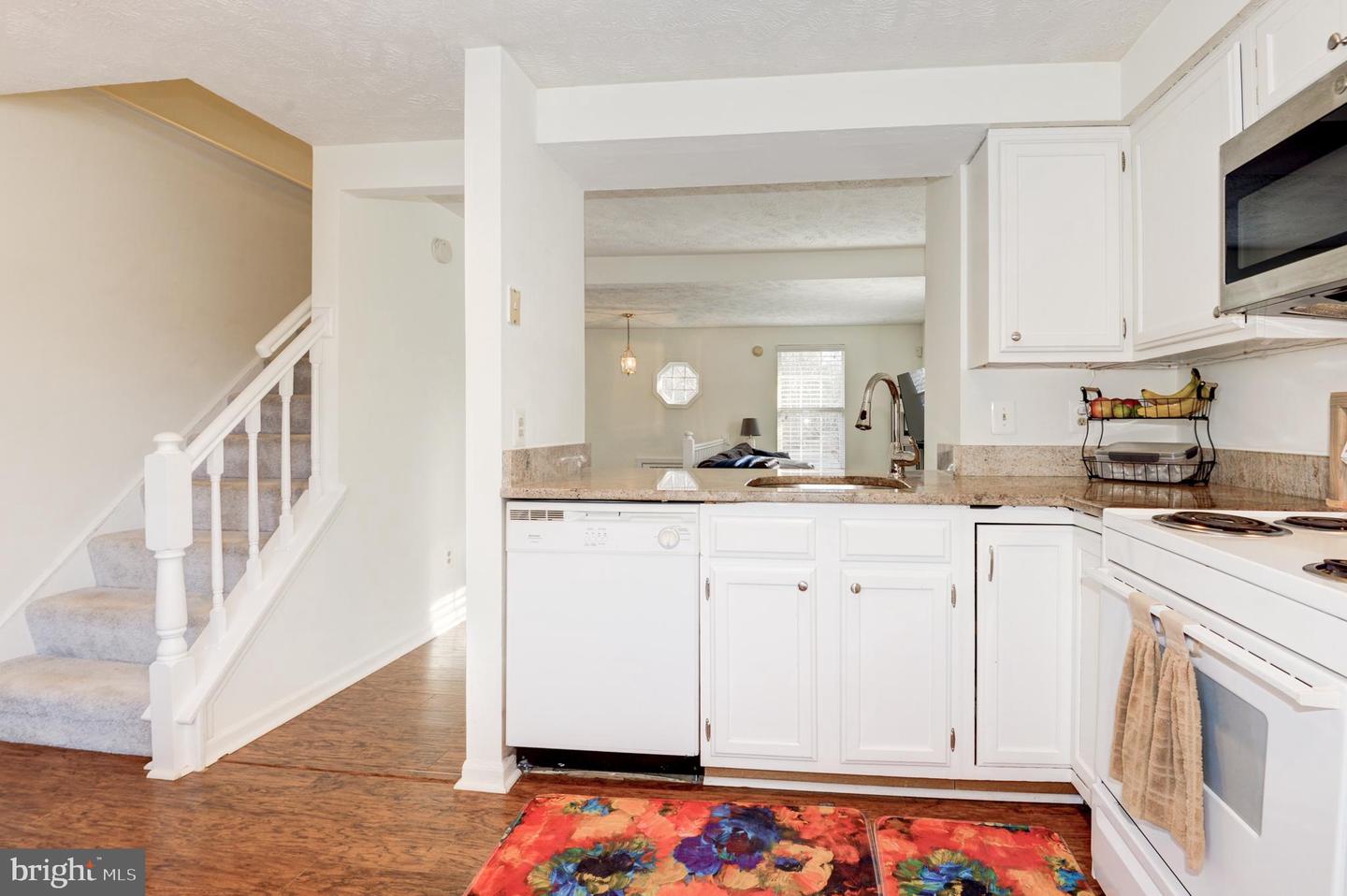 1598 Woodcrest DRIVE