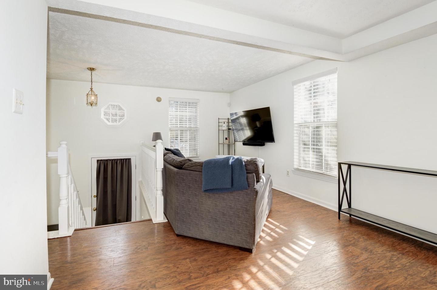 1598 Woodcrest DRIVE