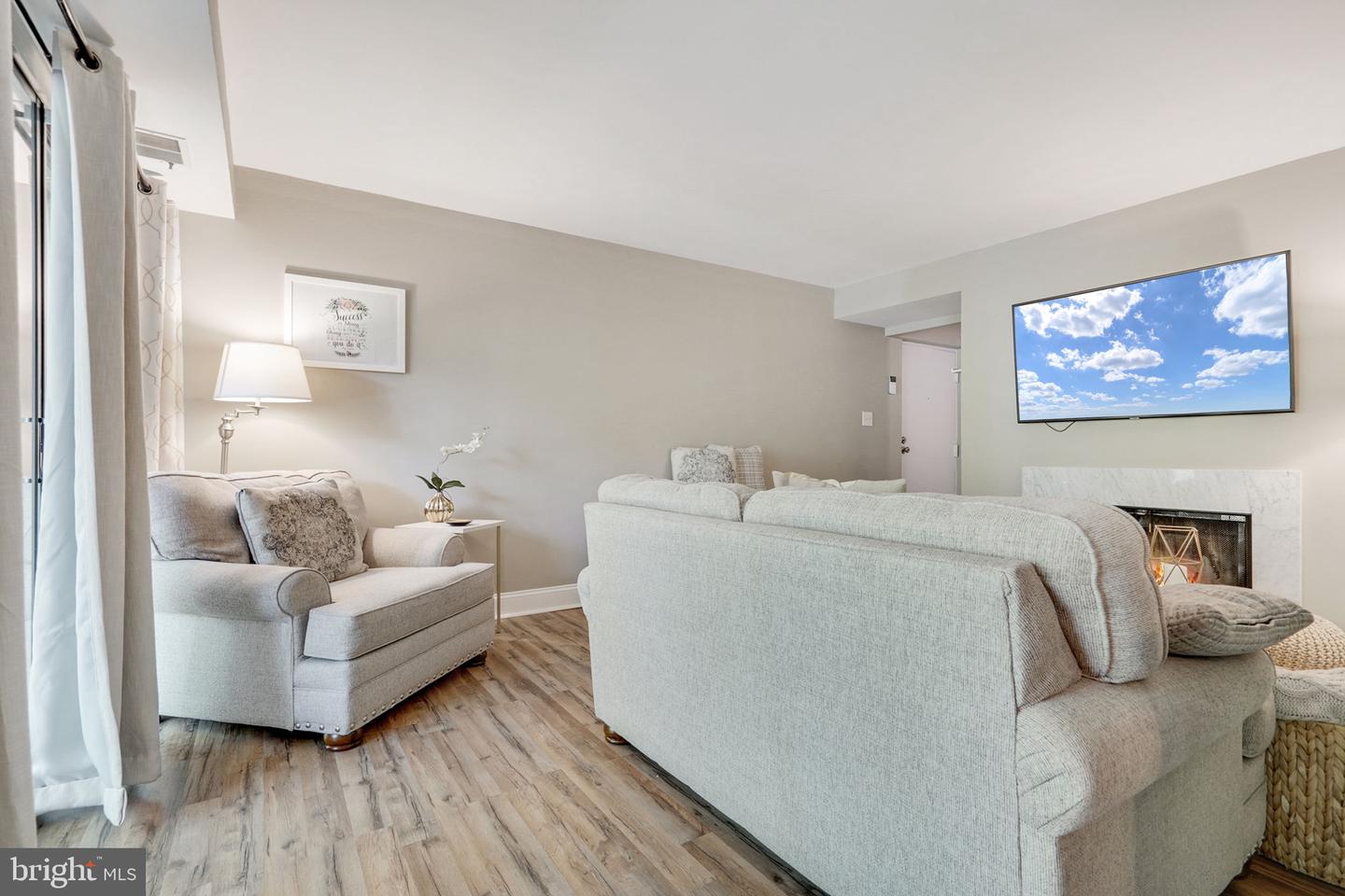2210 Springwood DRIVE Unit: T7