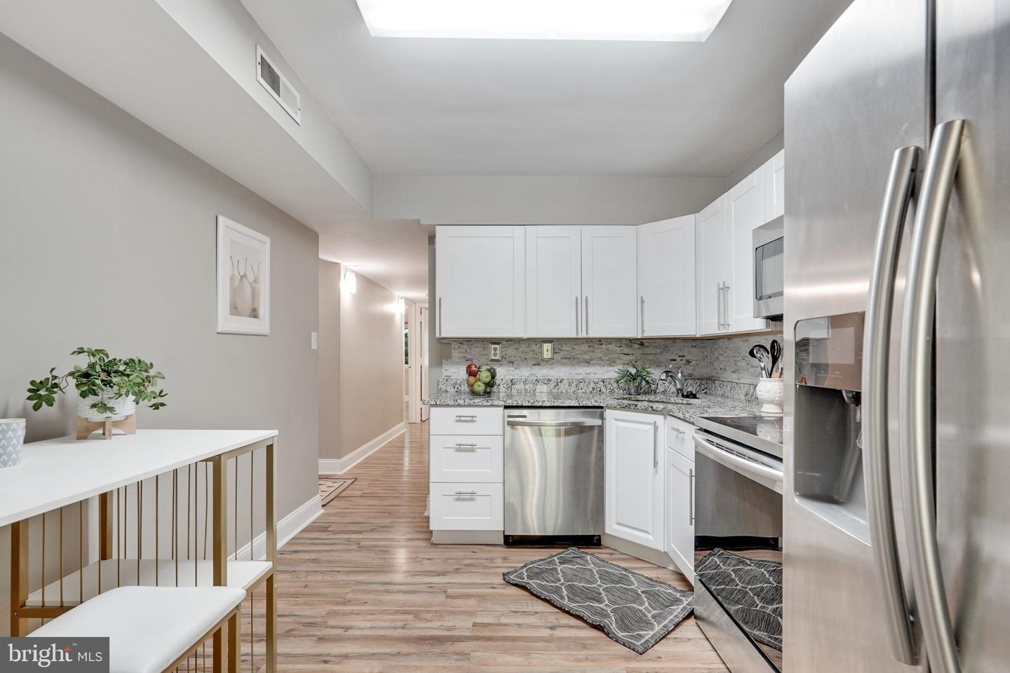 2210 Springwood DRIVE Unit: T7