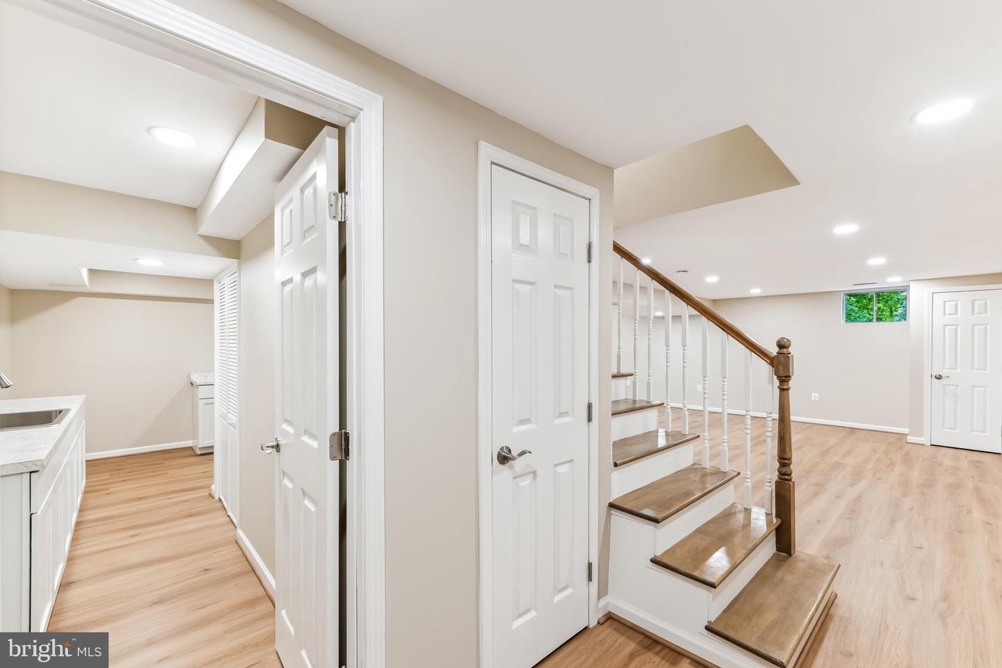 7001 Barnacle PLACE
