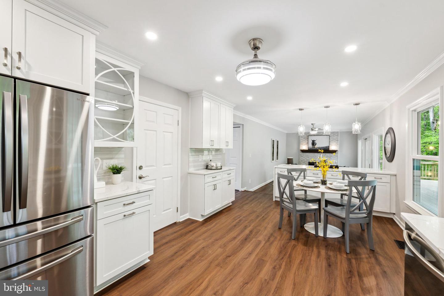 7001 Barnacle PLACE