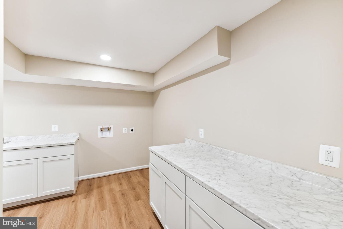 7001 Barnacle PLACE