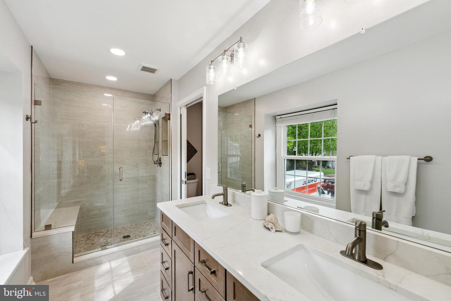 7001 Barnacle PLACE