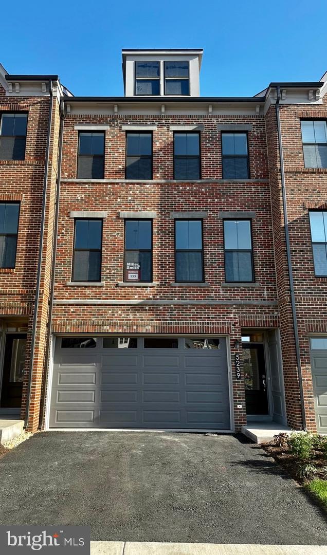 5239 Ridgeview Retreat DRIVE